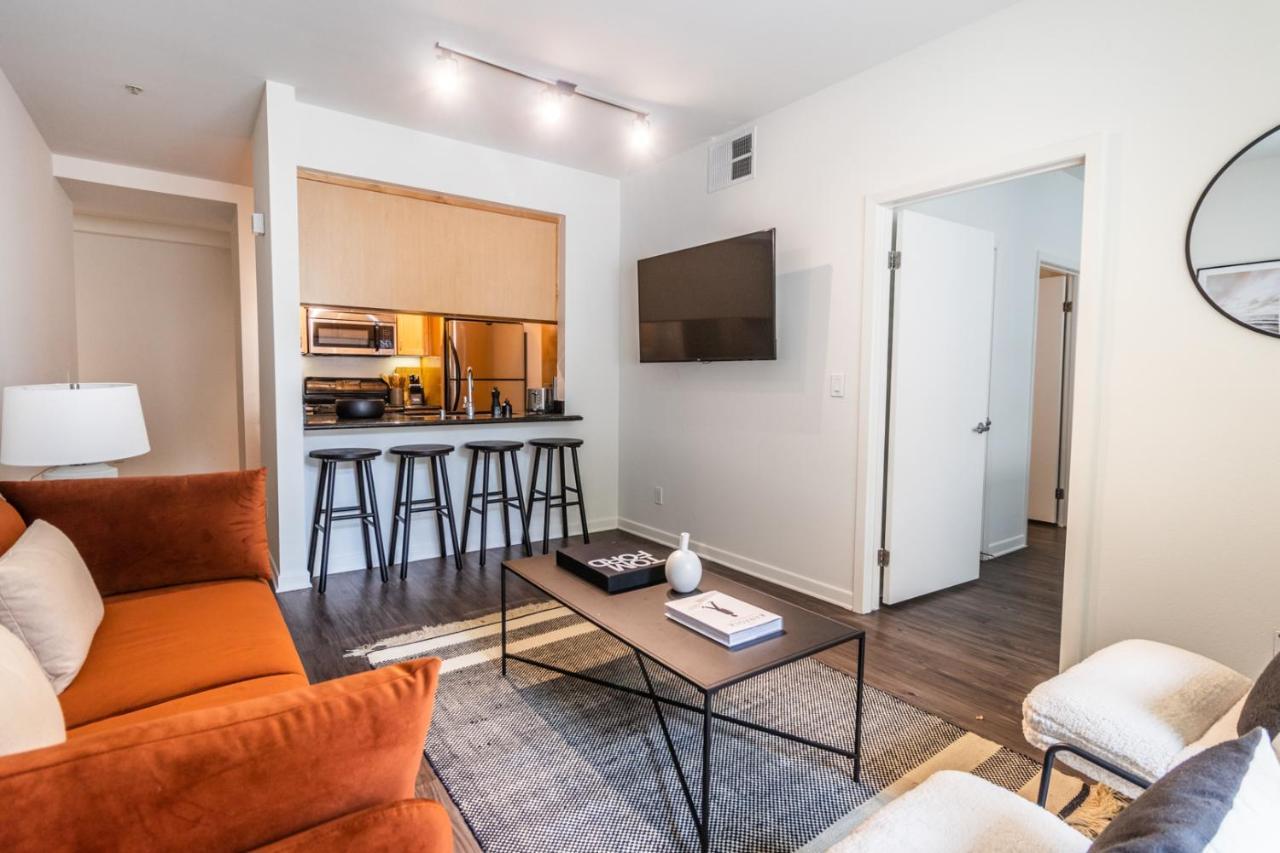 Spacious 2br Near Santa Monica Beach, Walk Everywhere! Appartamento