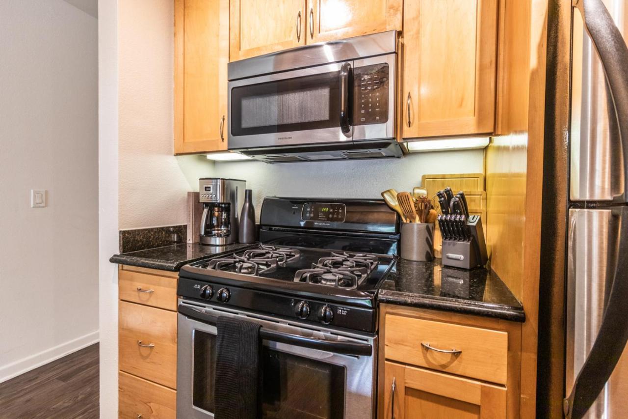 Spacious 2br Near Santa Monica Beach, Walk Everywhere! Appartamento