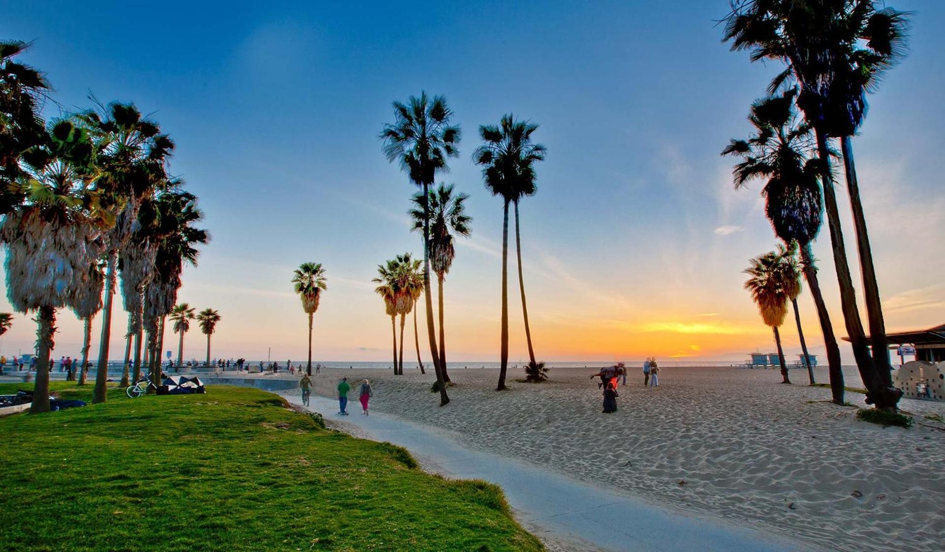 Spacious 2br Near Santa Monica Beach, Walk Everywhere! Appartamento Los Angeles